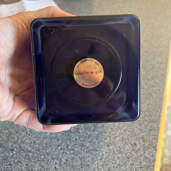 Teleflora Square Blue Glass Vase - Picture 3 of 5